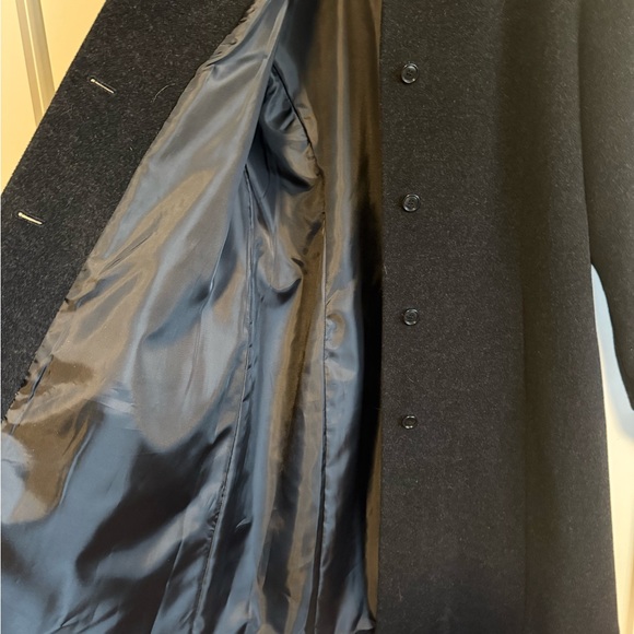 100% Wool Black Women's Coat in Perfect Condition - Picture 3 of 4
